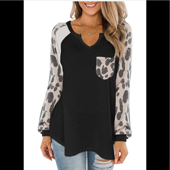 Tops - 🆕Leopard Color Block Waffle Knit Shirt